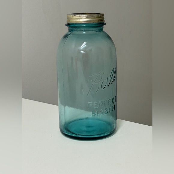 c. 1900 Blue Green Tinted Glass BALL Perfect Mason Half Gallon Jar - Picture 4 of 15